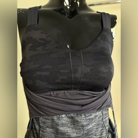Lululemon Run For Gold Tank Heathered Black Size 6 Built-In Bra Medium Support - Picture 5 of 9